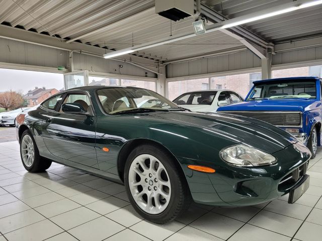 Fahrzeugabbildung Jaguar XK8/Deutsch/Scheckheft/Beste Farbgebung+Zustand