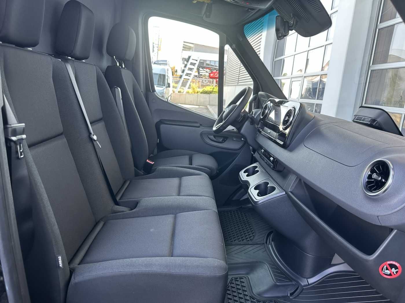 Fahrzeugabbildung Mercedes-Benz Sprinter 319 CDI 4325 AHK DISTRONIC 360 Klima