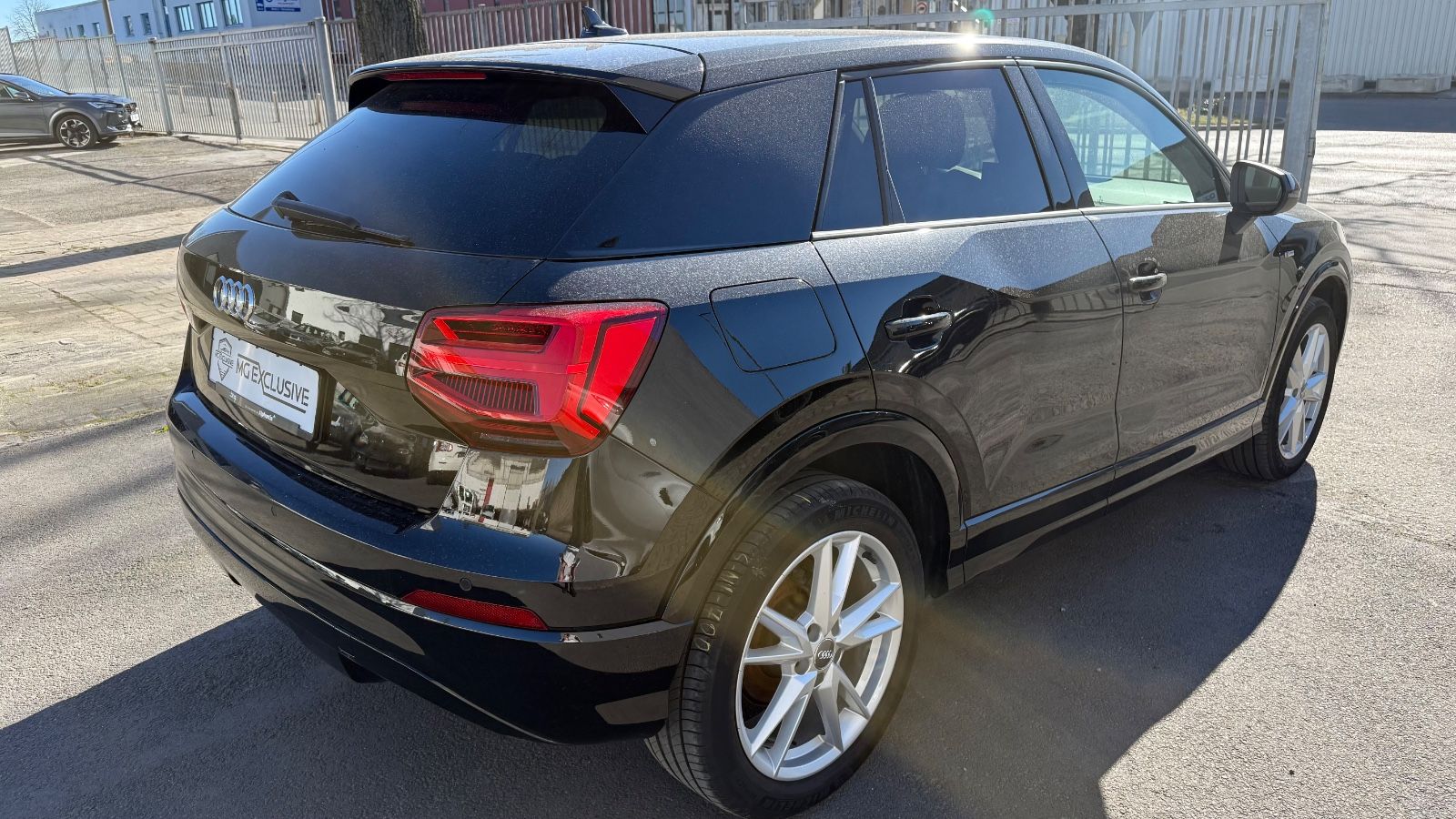 Fahrzeugabbildung Audi Q2 35 TFSI sport S-Line Sportpaket Plus