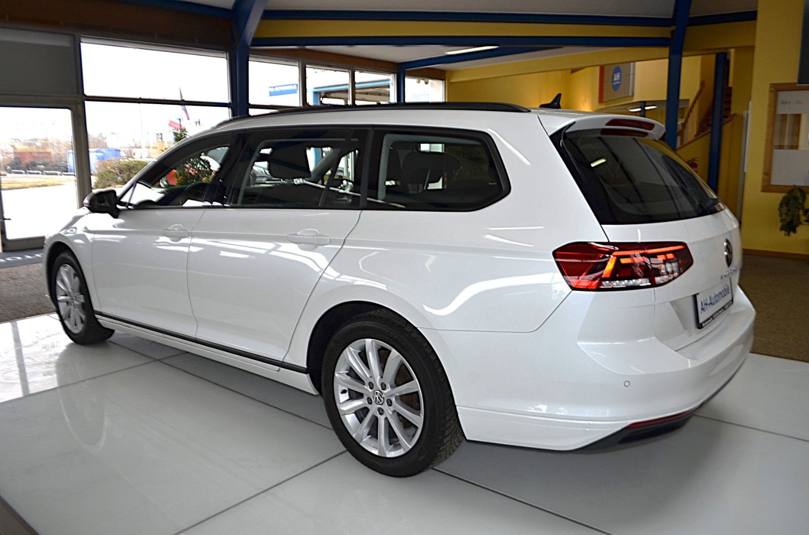 Volkswagen Passat Variant Basis AUTOMATIK NAVI R-KAMERA foto 3