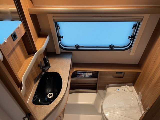 HYMER  ERIBA  HYMERCAR Touring 430 Legend Markise Dusche Komfort Paket