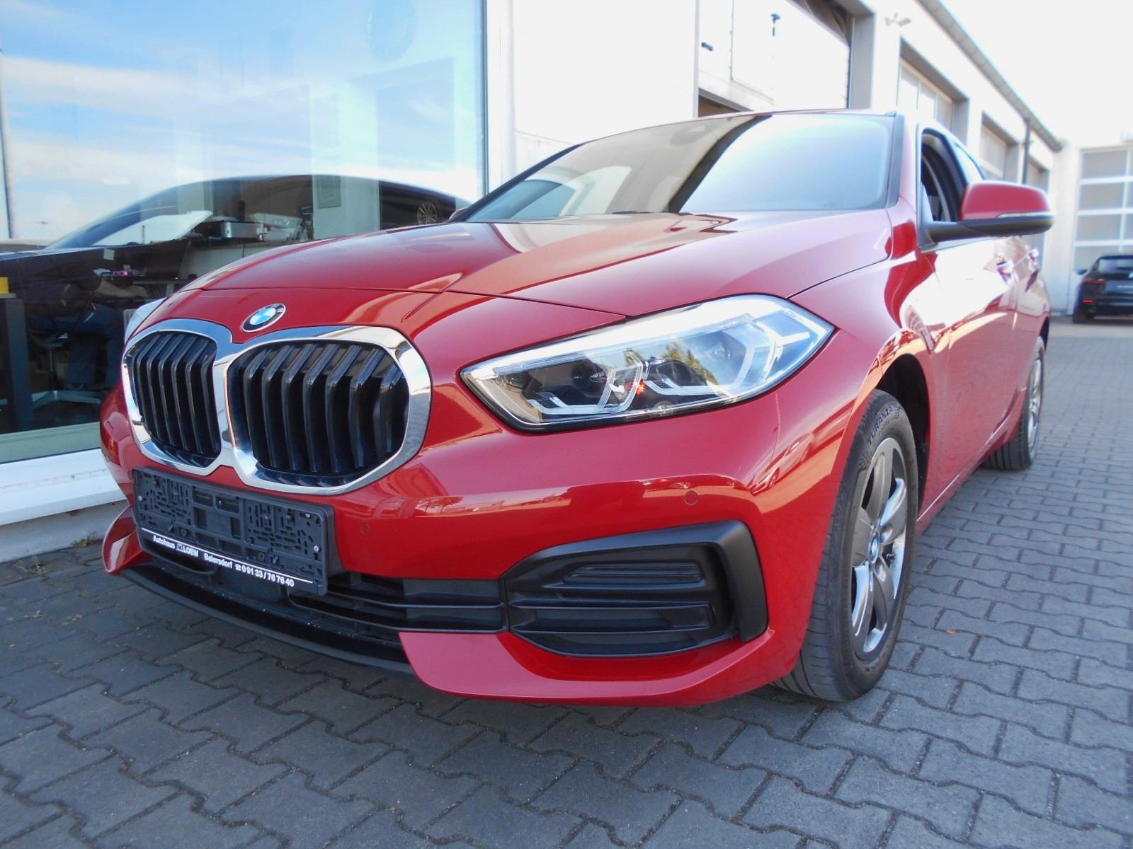 BMW 118i -NAVI-SITZHEIZUNG-PDC-CARPLAY-TEMPOMAT-MFL-