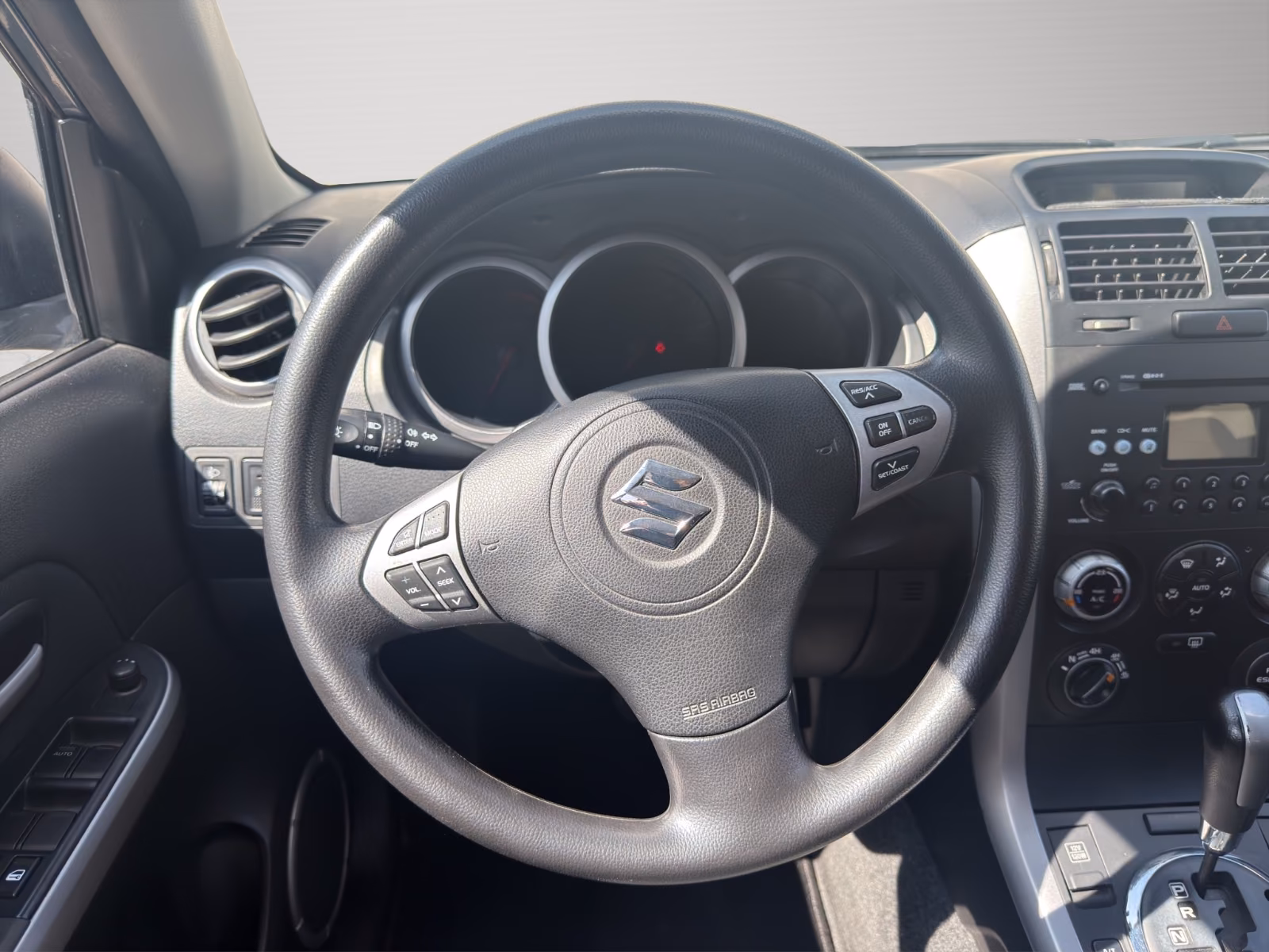 Suzuki Grand Vitara 2.0 140 ch Comfort+ • BVA • 4x4 • Toit ouvrant • Sièges chauffants