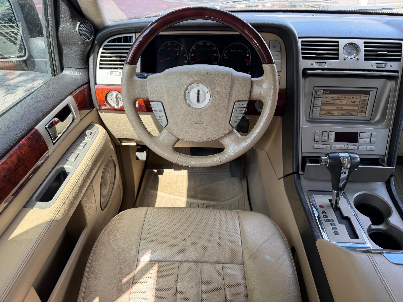 Lincoln NAVIGATOR 5,4L V8 4x4*AUT.*LEDER*EGSD*7-SITZE*