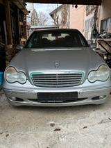 Mercedes-Benz Mercedes C Klasse 200 . 1.8 kompressor , 2... - Mercedes-Benz E 200 aus 2002