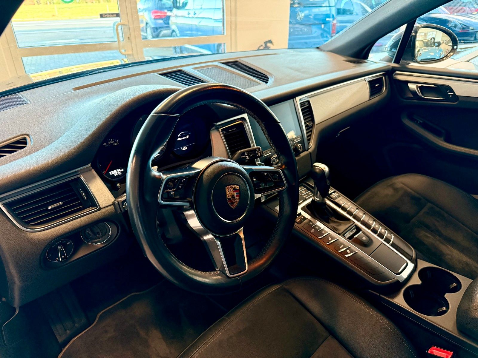 Fahrzeugabbildung Porsche Macan S Panorama, BOSE, DAB, Sportabgasanlage