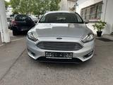 Ford Focus Turnier Titanium*87 TKm  i1 Jahr Garantie* - Ford Focus: 8.8