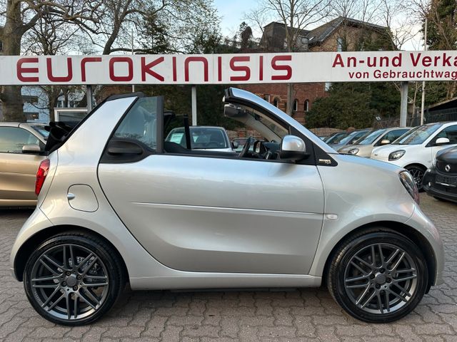 Smart fortwo cabrio 66kW DCT*BRABUS Xcl*LEDER*NAVI*KAM