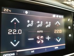 Fahrzeugabbildung Peugeot 308 Allure Lim.1.2T NAVI/PDC/TEMPOMAT/KLIMAAUTOM