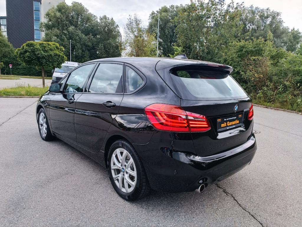 BMW 225