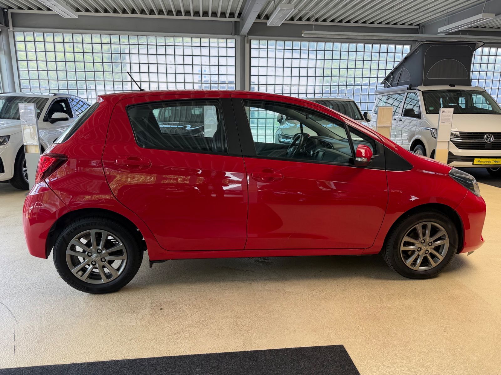 Fahrzeugabbildung Toyota Yaris *Rückfahrkamera*