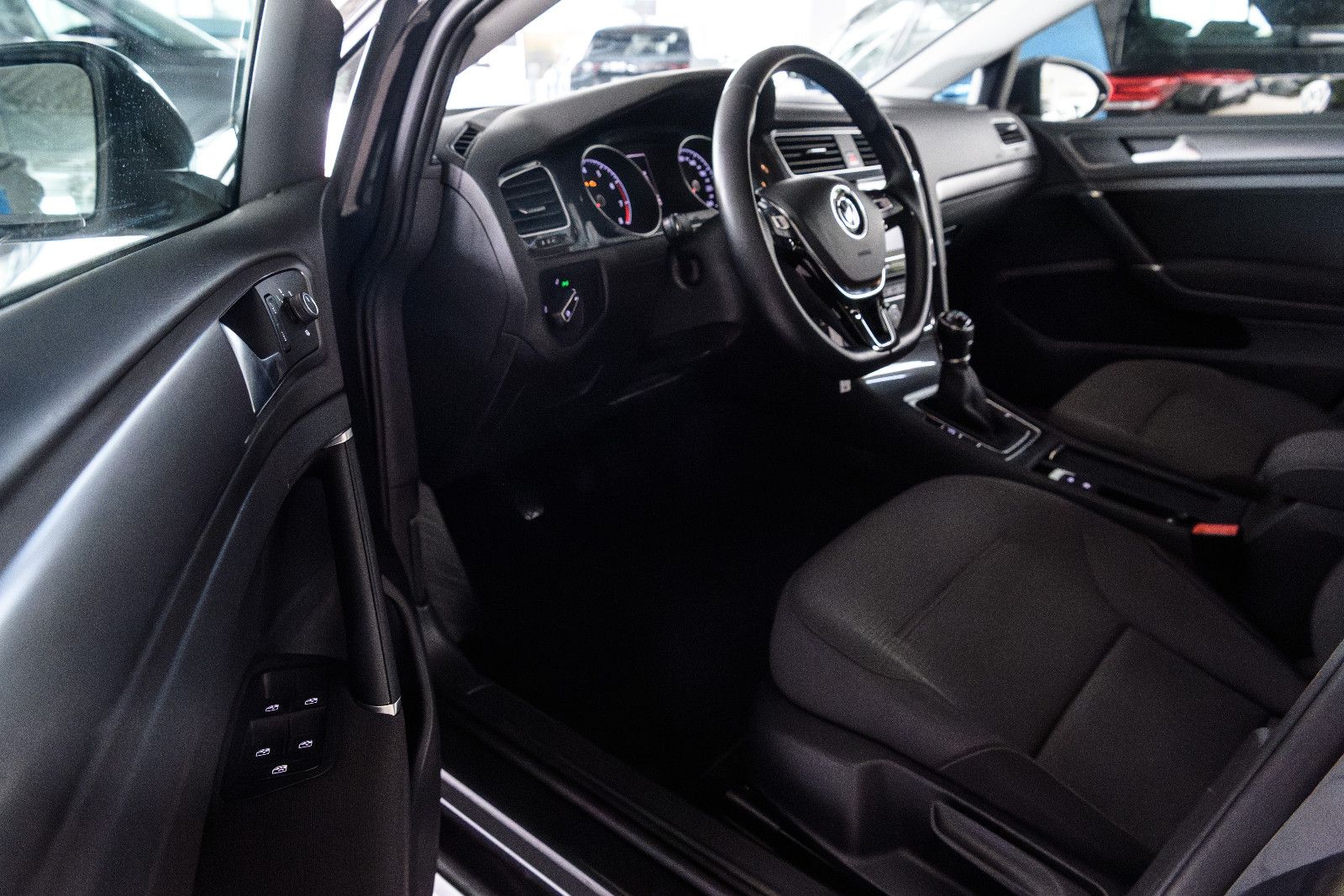Fahrzeugabbildung Volkswagen Golf VII1.0l TSI Comfortline + GJR + Klima