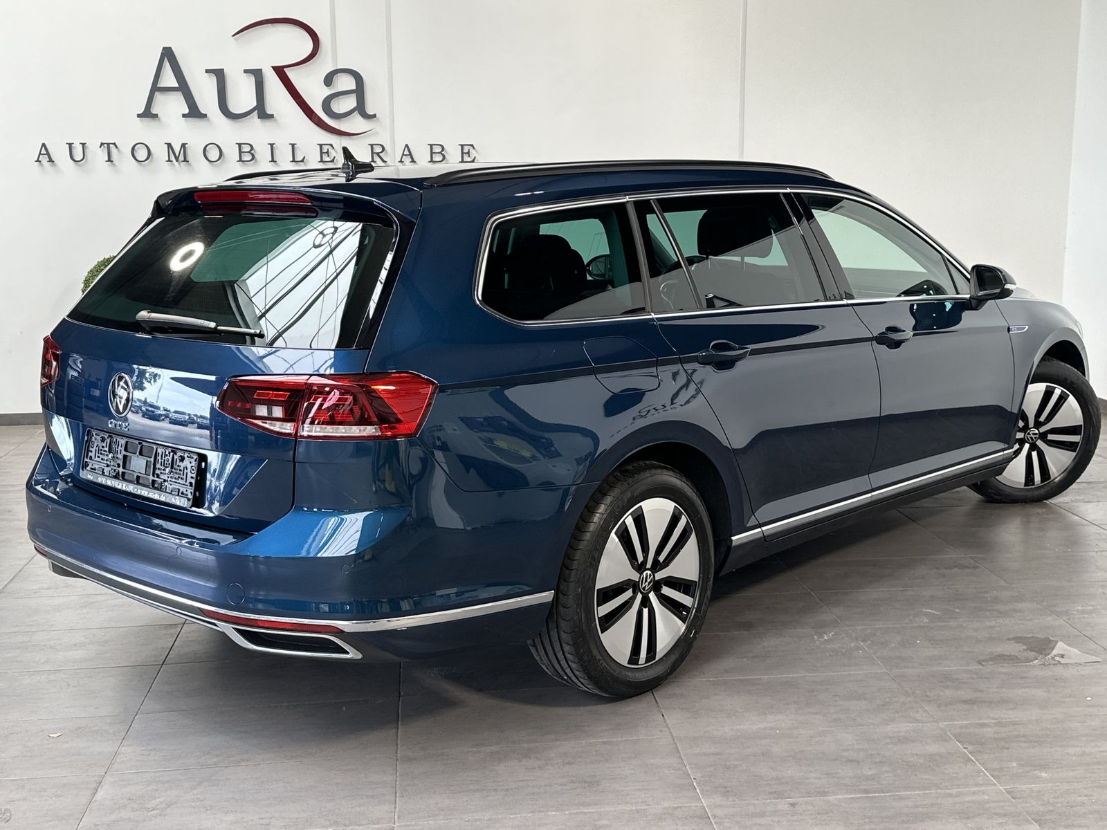 Fahrzeugabbildung Volkswagen Passat Variant 1.4 TSI DSG GTE NAV+LED+AHK+PANO