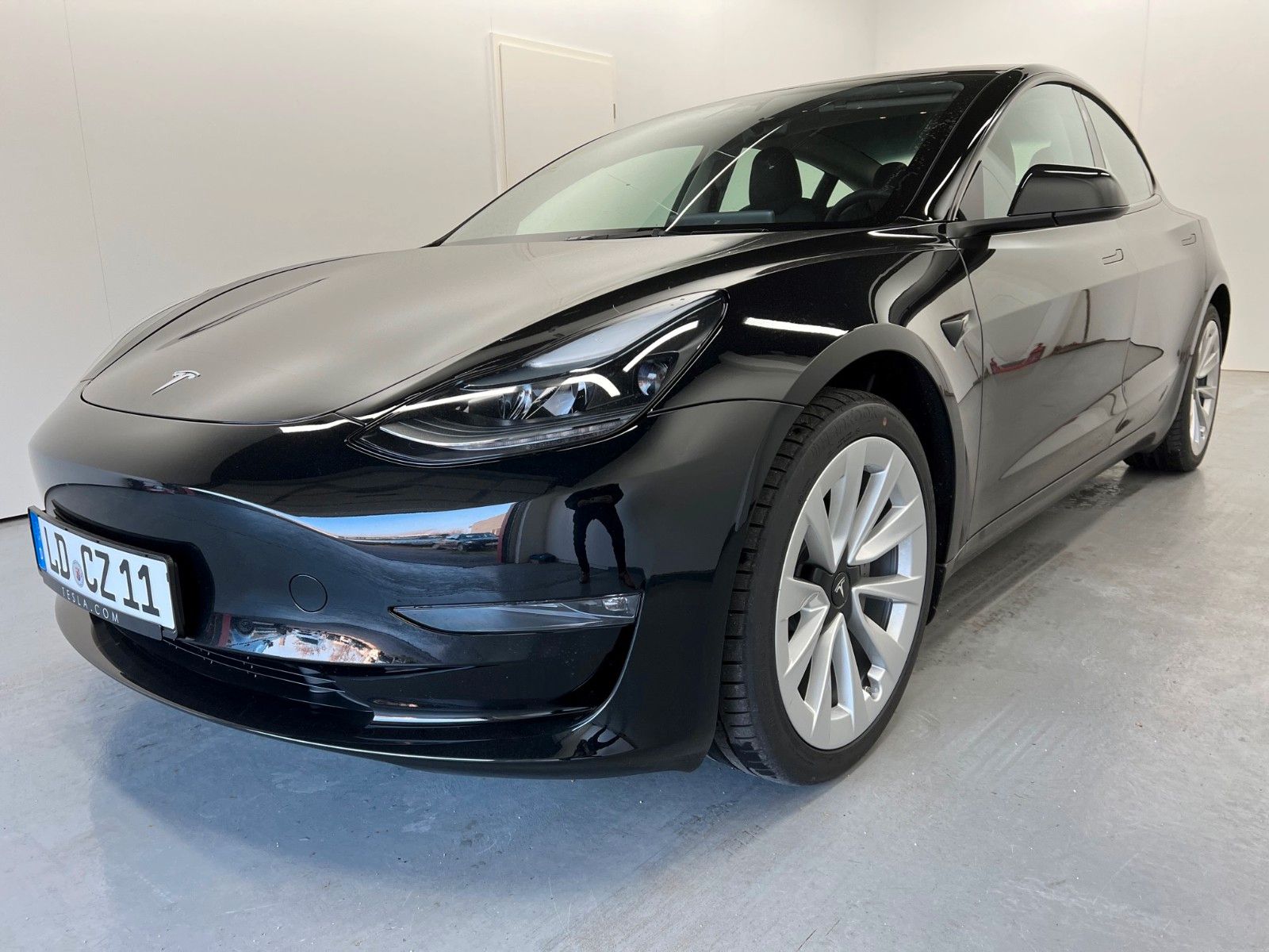 TESLA Model 3 Allradantrieb mit Dualmotor Long Range