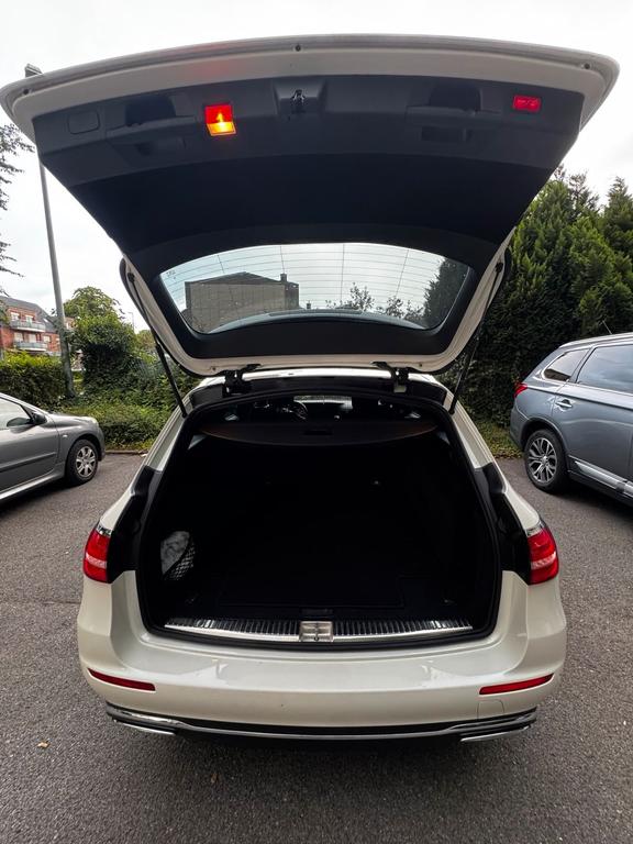 Mercedes-Benz E 200