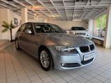 BMW 320I Limousine *NEU TÜV+NEUE REIFEN+XENON*NAVI* - gebrauchte BMW 320 aus dem Jahr 2010