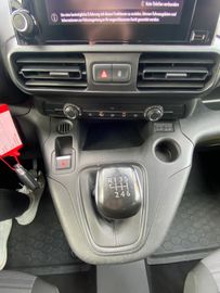 Bild 21 Opel Combo Life RFK PDC AHK WINTERPAKET