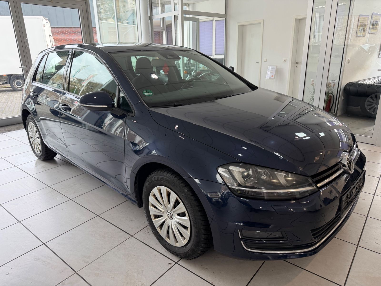 Fahrzeugabbildung Volkswagen Golf VII Lim. Highline BMT