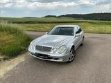 Mercedes-Benz E 220 CDI CLASSIC Classic - Mercedes-Benz E 220 aus 2004: Cdi