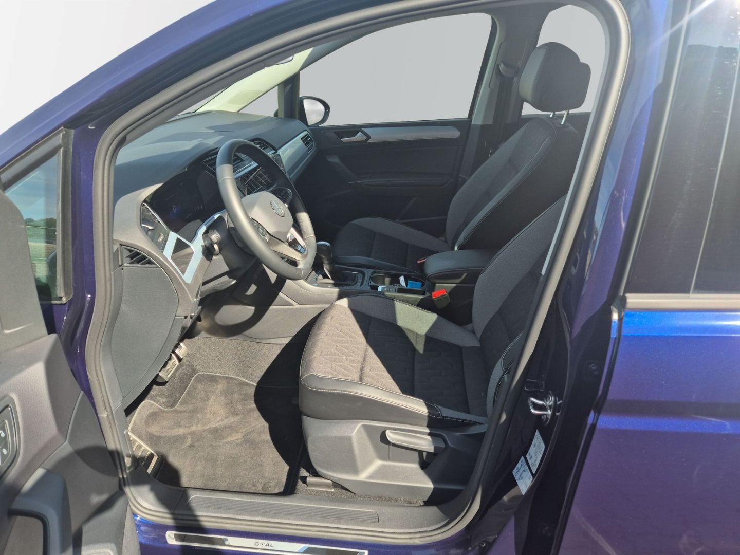 Volkswagen Touran Goal 1.5TSi DSG 7-Sitzer AHK LED AppConne foto 3