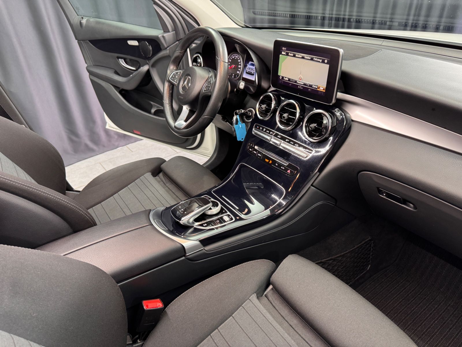 Fahrzeugabbildung Mercedes-Benz GLC 220 d 4Matic|NAVI|AUTOMATIK|AHK|KAMERA|