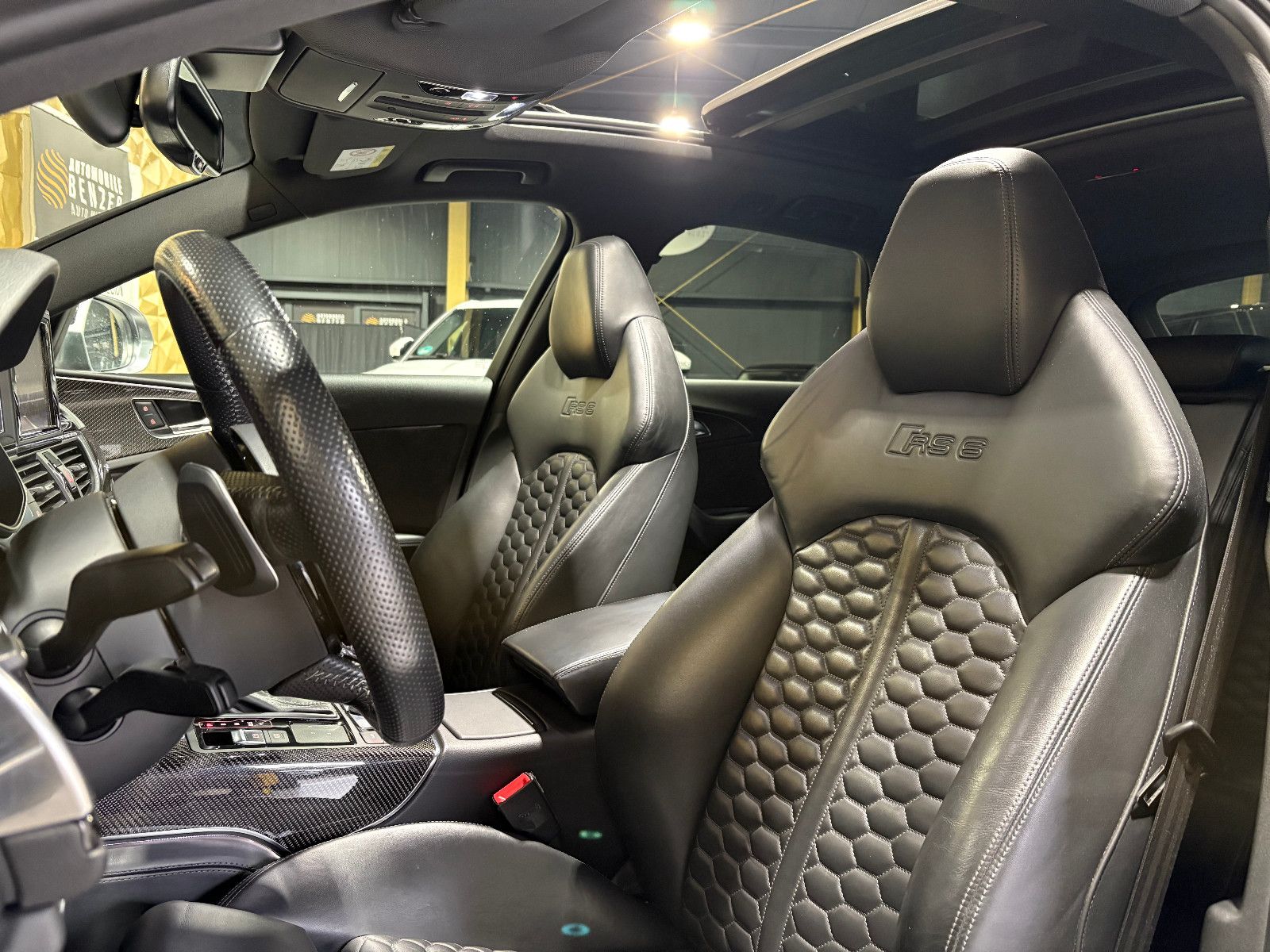 Fahrzeugabbildung Audi RS6 Avant 4.0 TFSI quattro performance/RAUTE/360