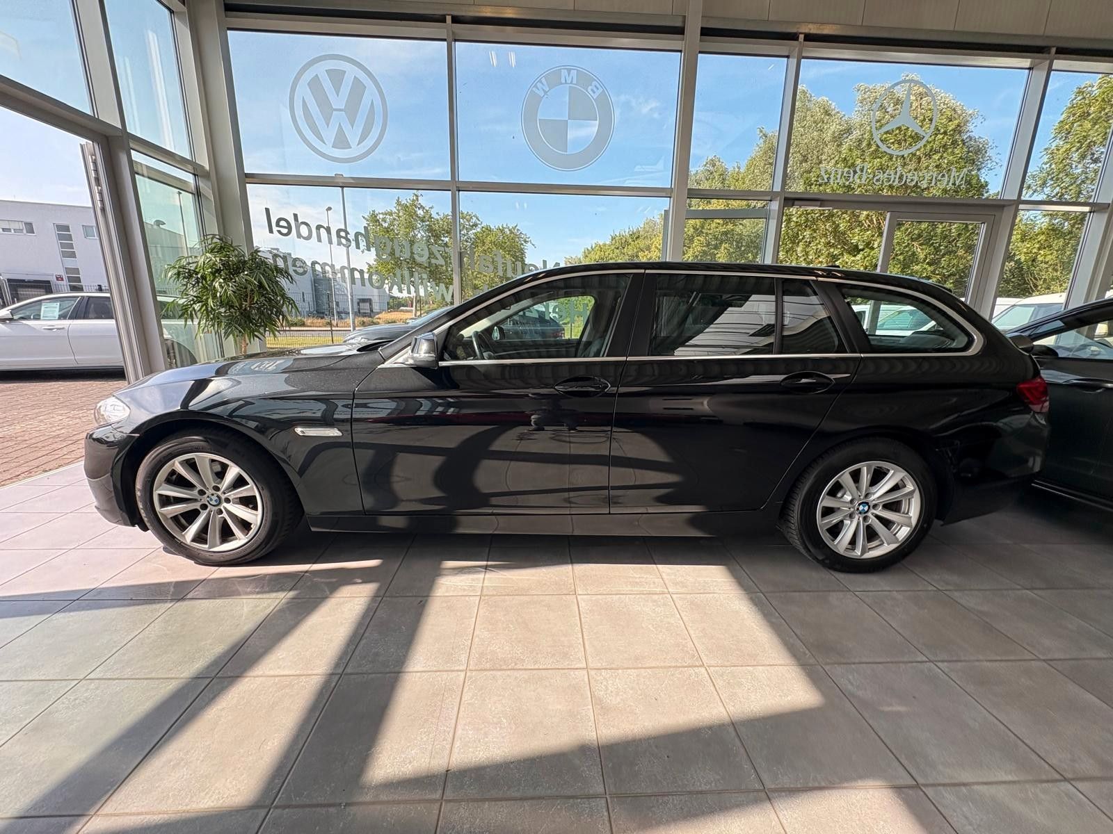 Fahrzeugabbildung BMW 518 Touring/E-Sitze/Navi/PDC/Xenon
