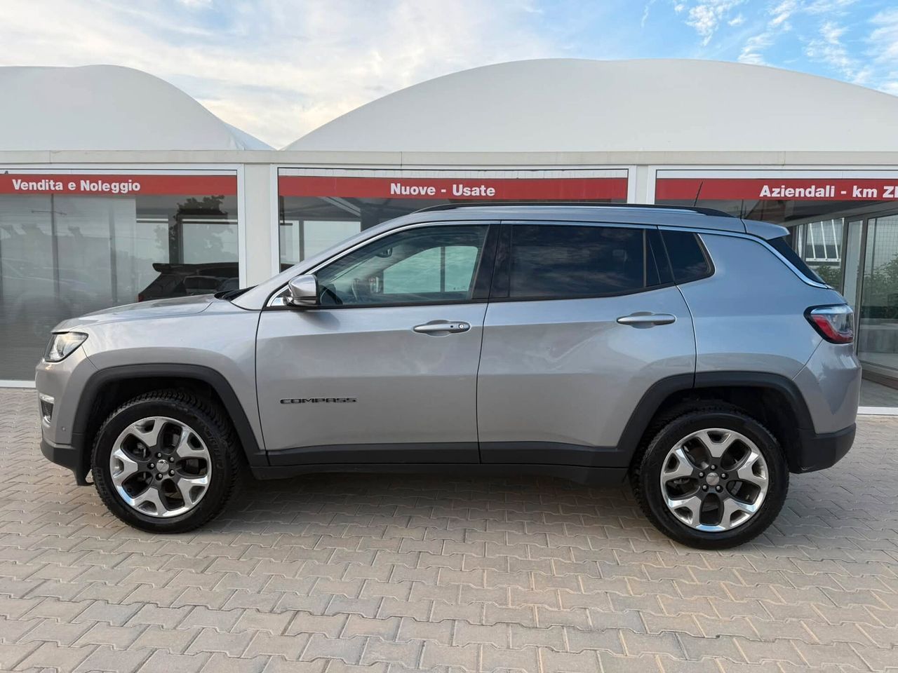 Jeep Compass 2.0 Multijet II 4WD Limited imagem 2
