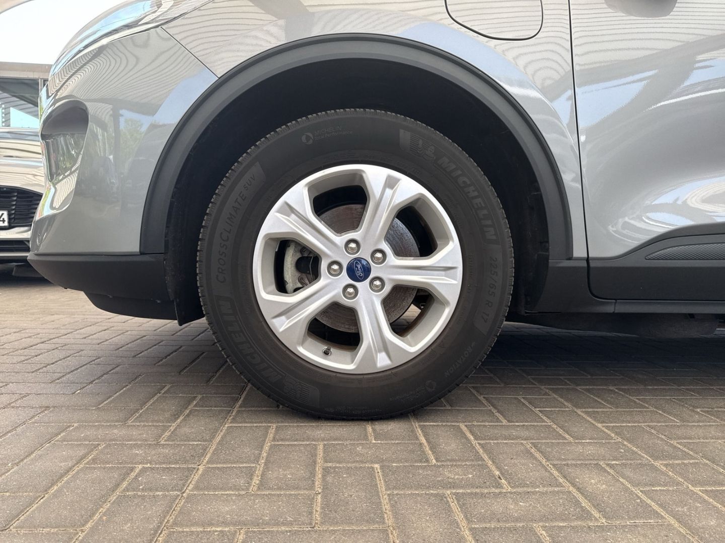 Fahrzeugabbildung Ford Kuga Plug-In Hybrid Cool & Connect AHK schwenkba