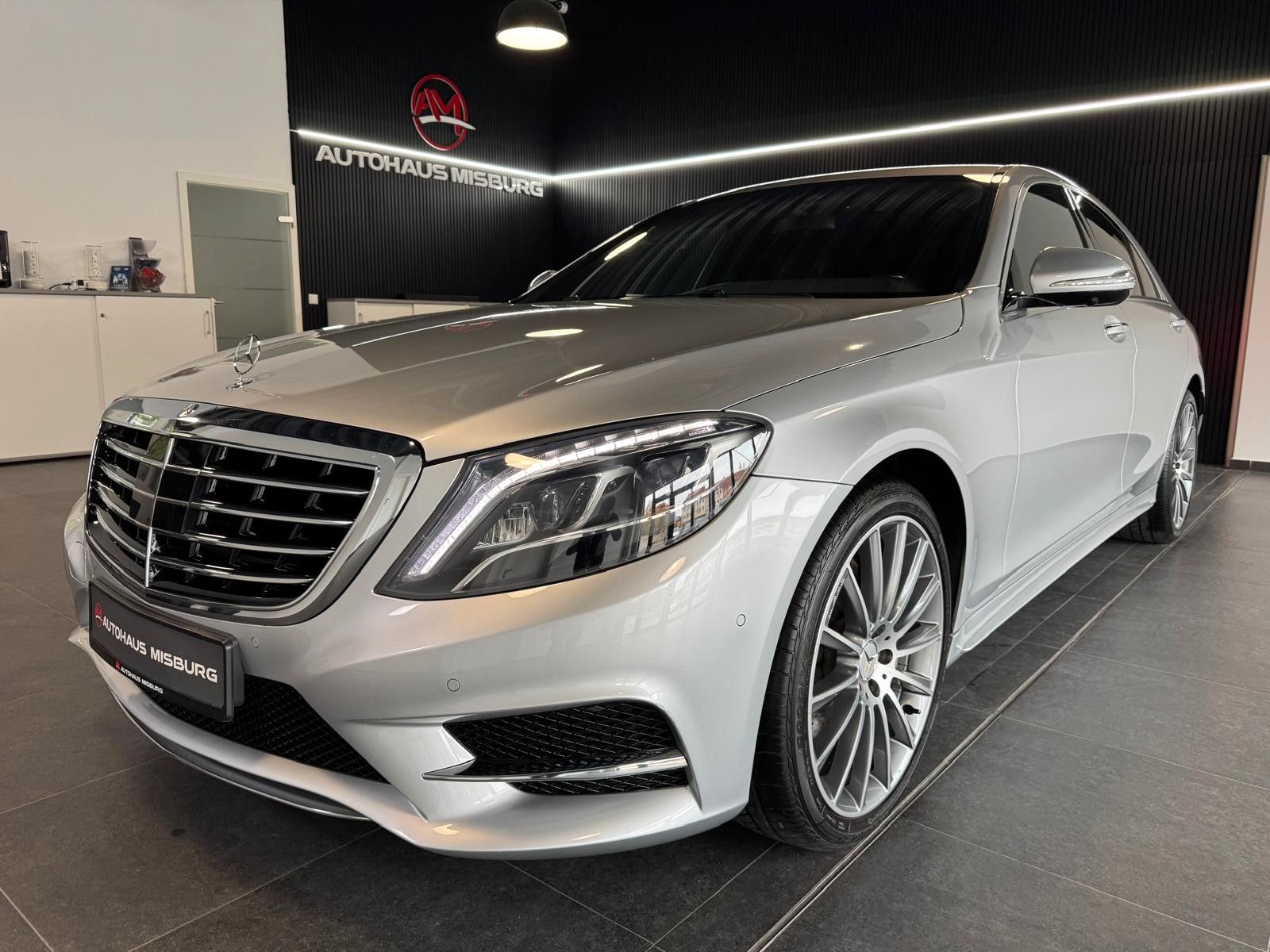 MERCEDES-BENZ S 350 d AMG-Paket / ACC+Burmester+360°