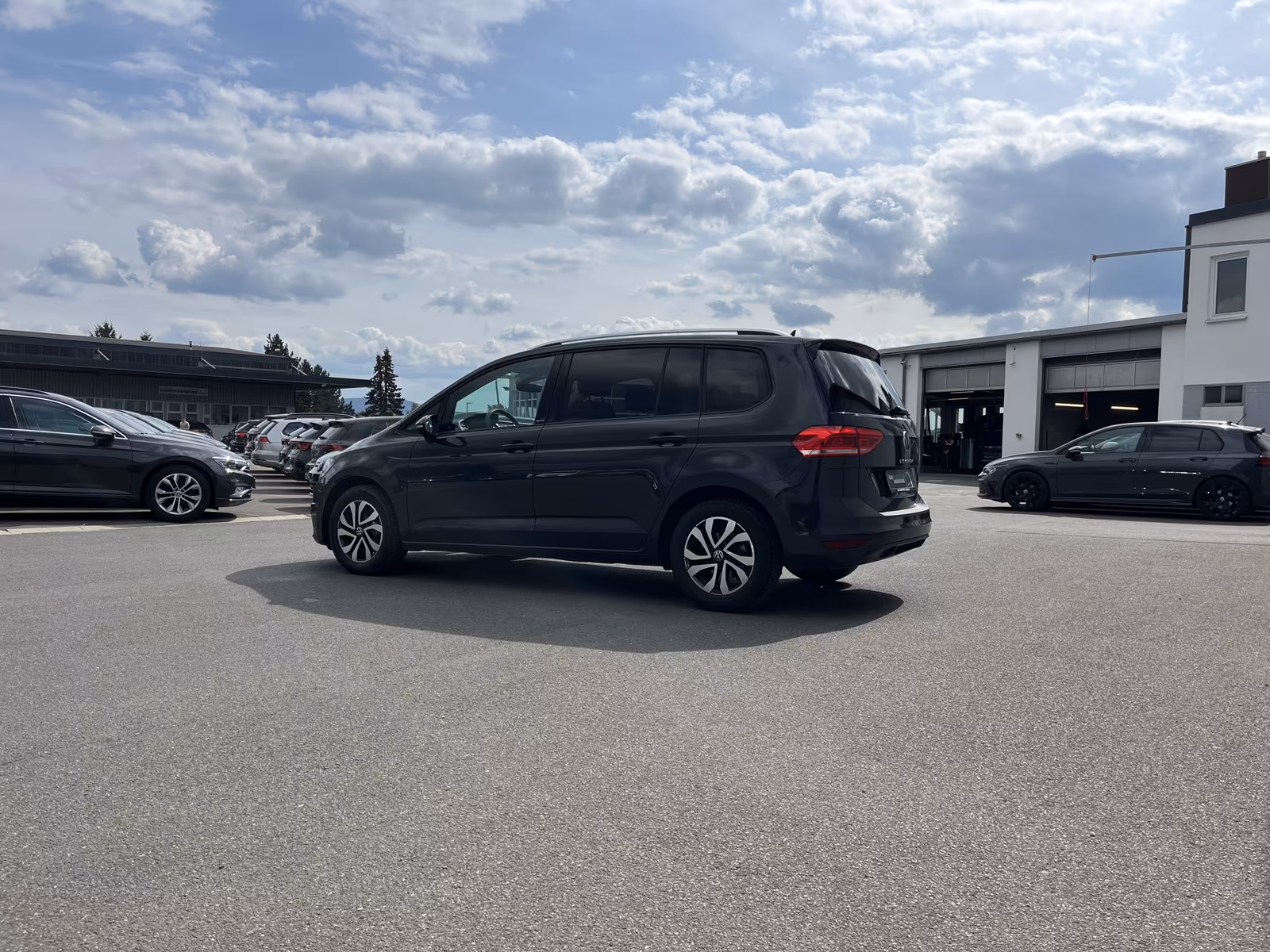Volkswagen Touran 2.0 TDI ACTIVE 125€ m.20% Anz. STHZ Navi, миниатюра 10