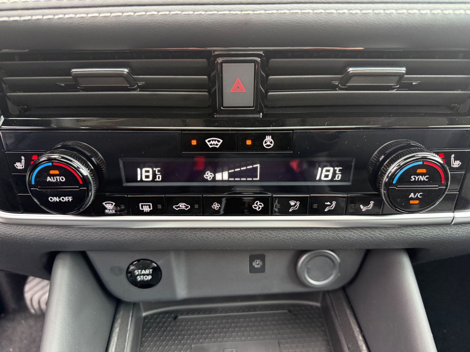 Fahrzeugabbildung Nissan Qashqai N-Connecta e-Power Pano 360°