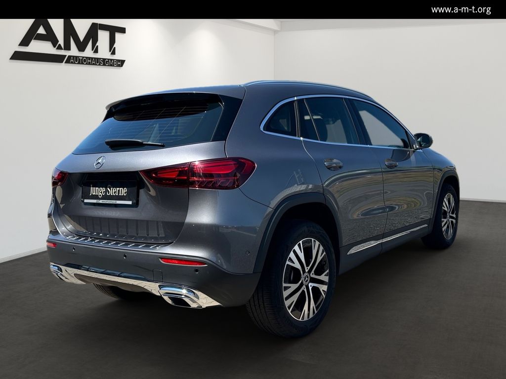 MERCEDES-BENZ GLA 200