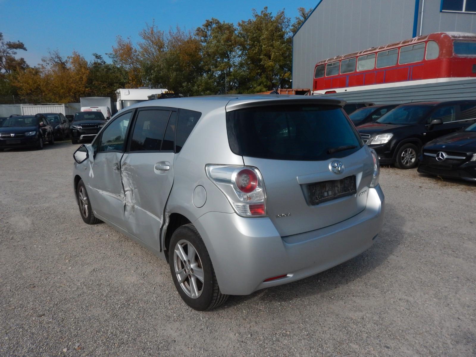 Toyota Verso 2011 — photo 13