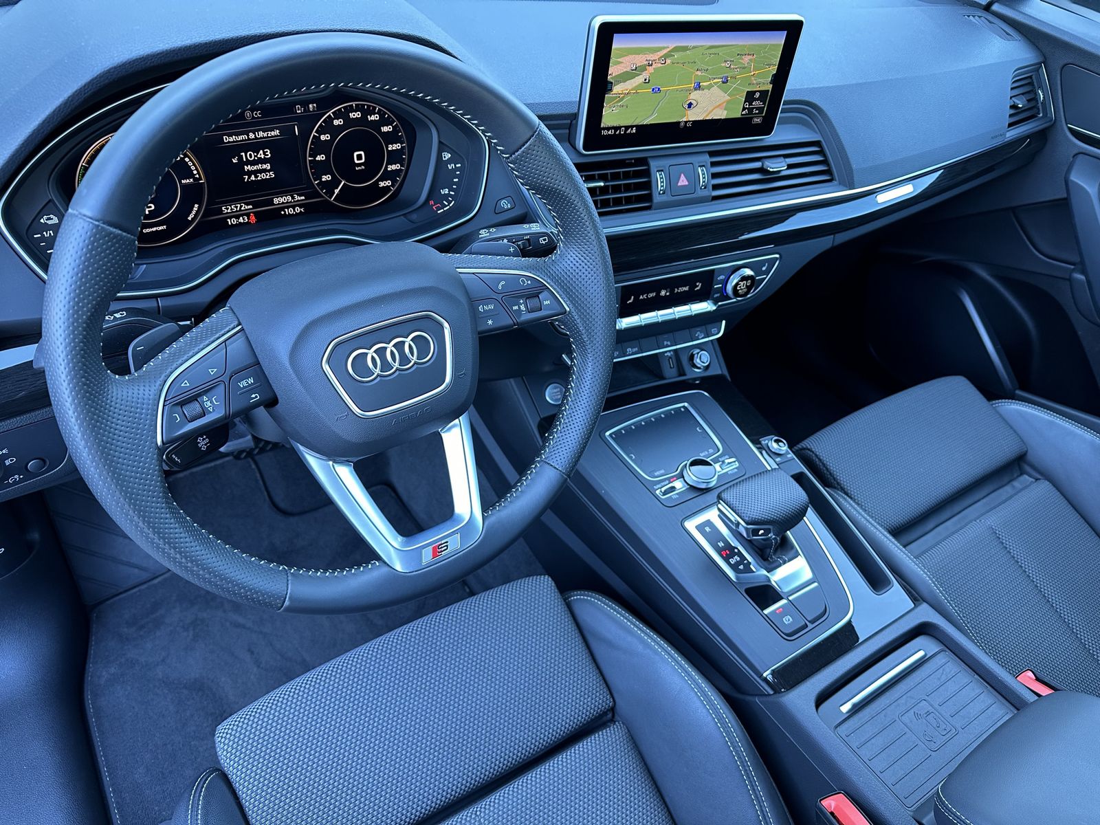 Fahrzeugabbildung Audi Q5 55 TFSI e Quattro S-Line NAV+LED+LUFTFEDERUNG