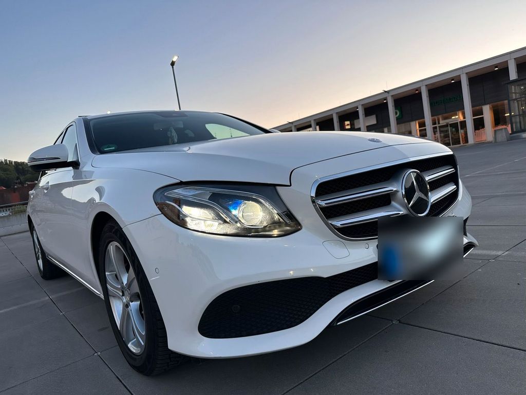 Image of Mercedes-Benz E 200