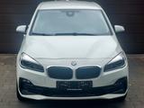 BMW 220 Baureihe 2 Active Tourer 220 i Sport Line - BMW 220 in Essen