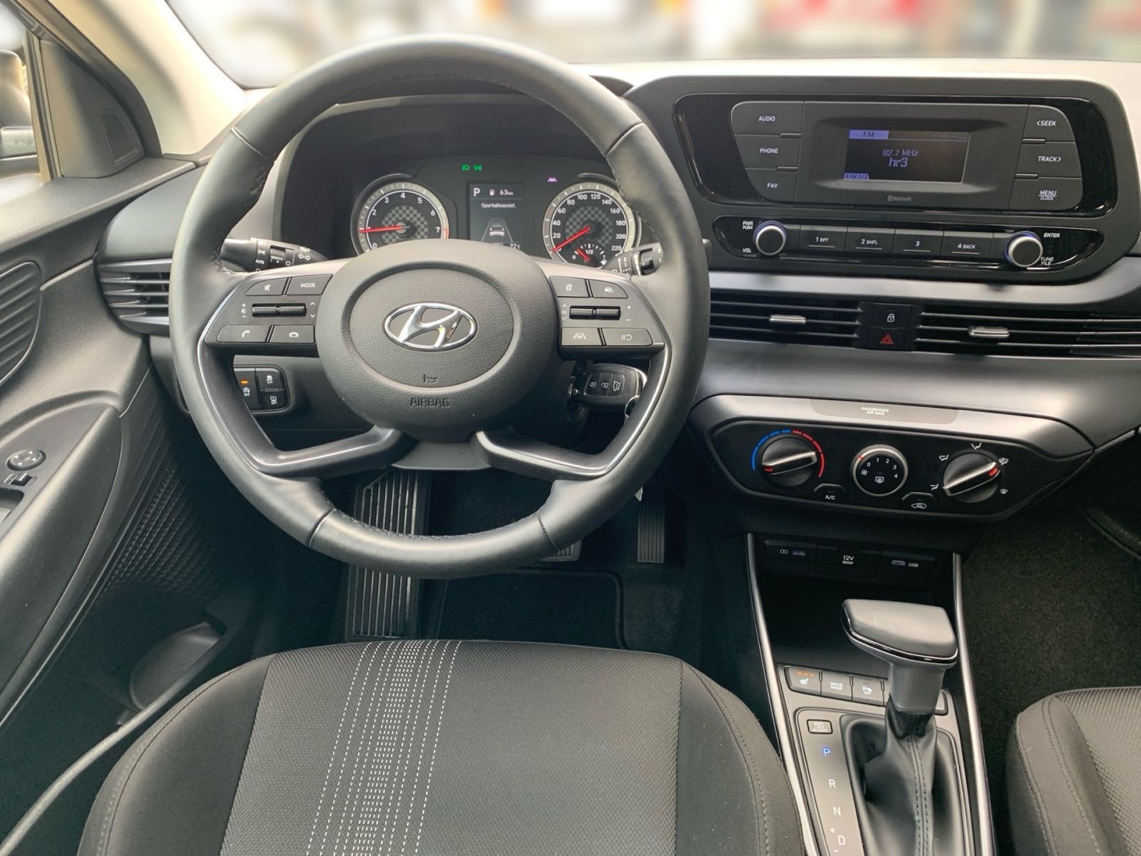 Fahrzeugabbildung Hyundai BAYON 1.0 T-GDI 7-DCT Select Mild-Hybrid Sitzhei