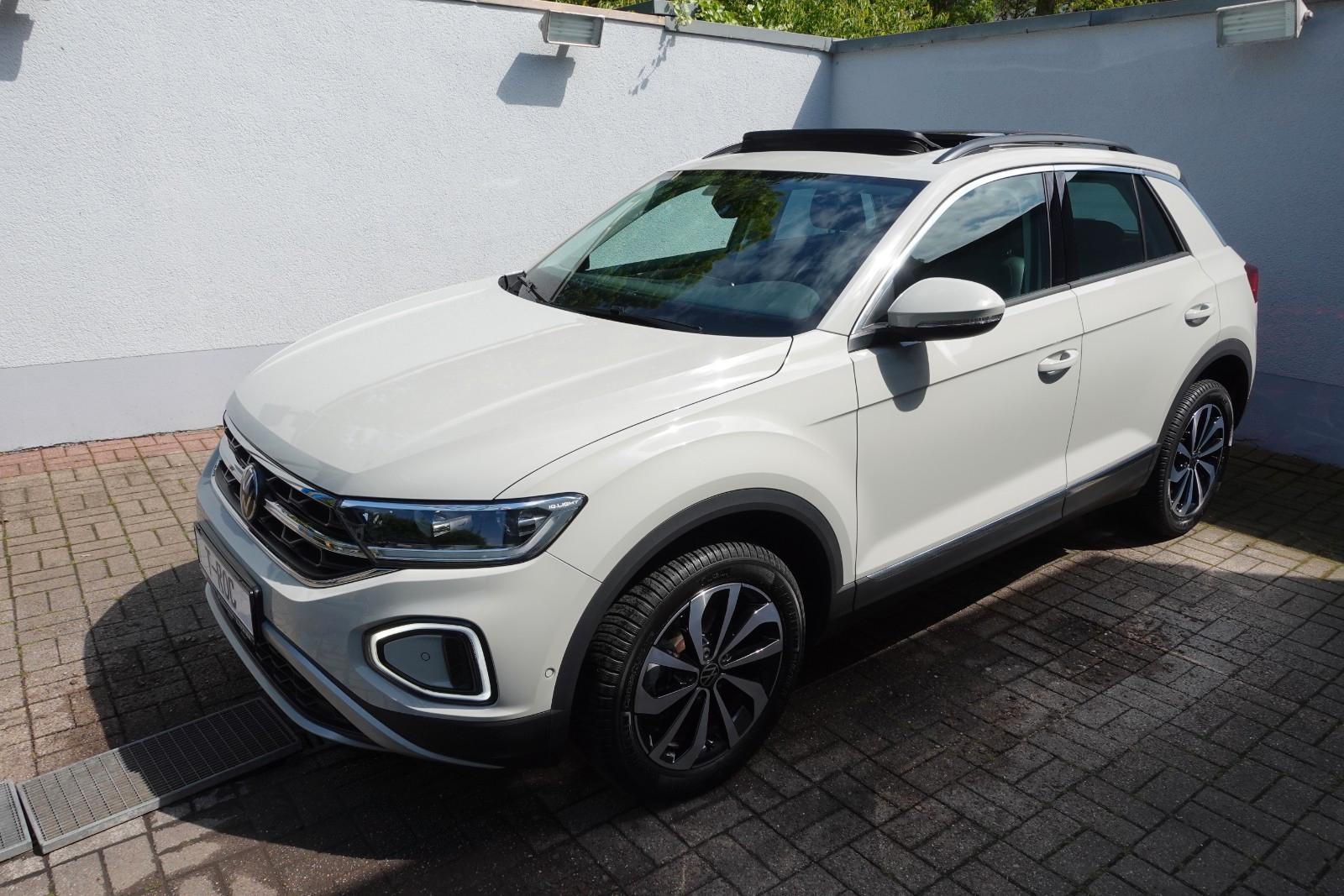 Volkswagen T-Roc 1,0 TSI Style Pano RFK AppC. LED