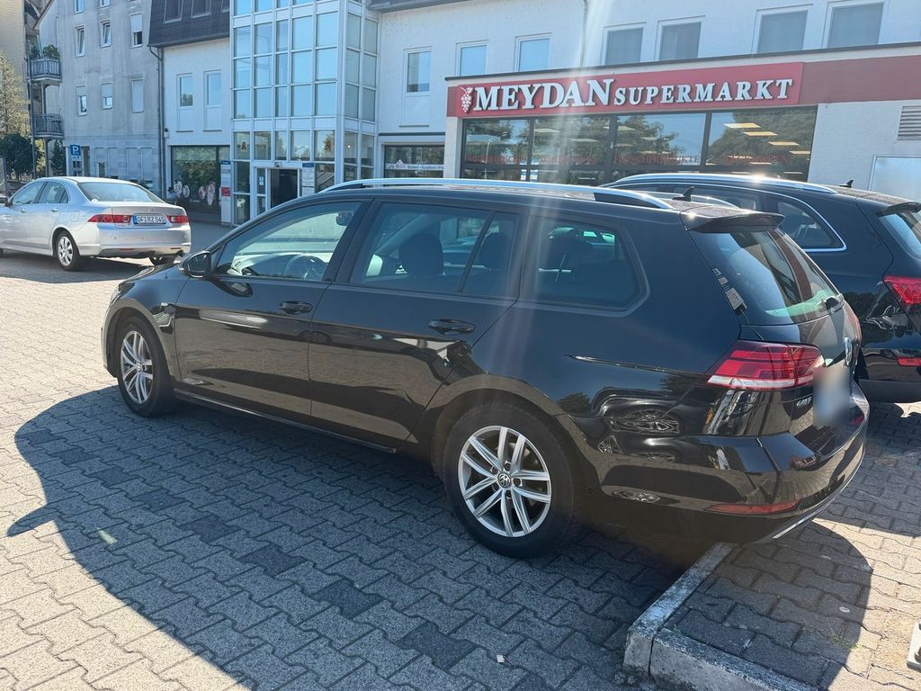 Image of Volkswagen Golf
