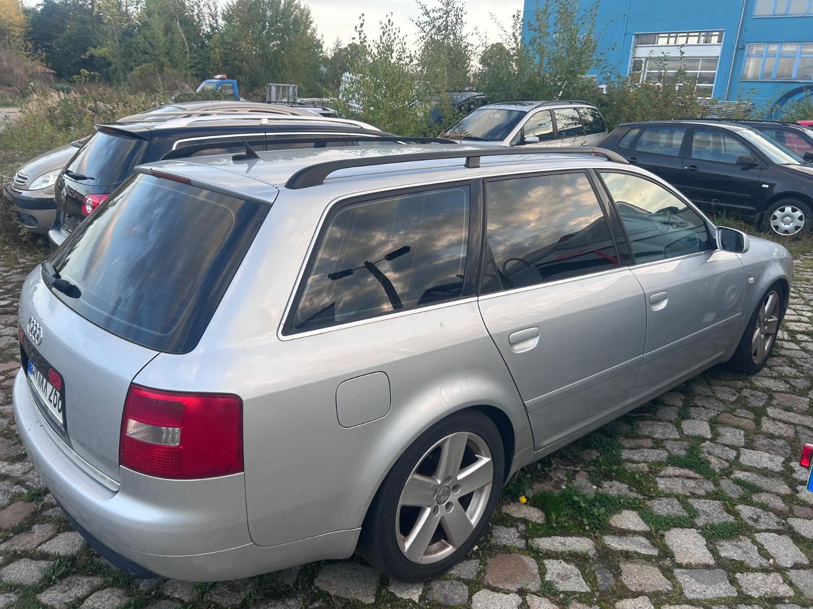 Audi A6 2004 — вигляд ззаду