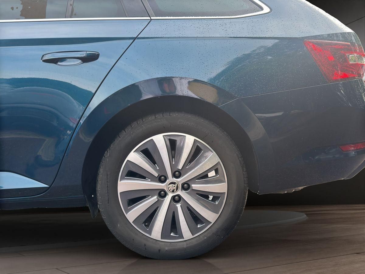 Superb Ambition 2.0 TDI DSG AHK RFK SCHIEBEDACH 