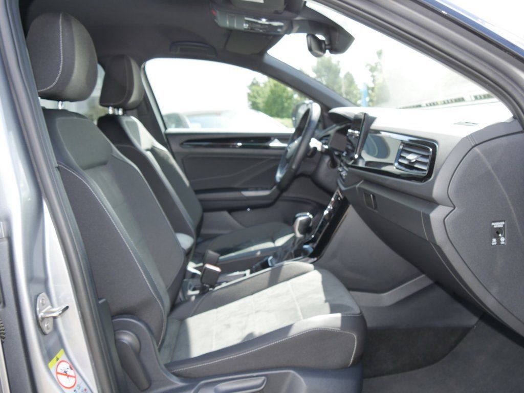 Volkswagen T-Roc 1.5 TSI DSG R-Line Navi IQ.LIGHT DigCockpi foto 4