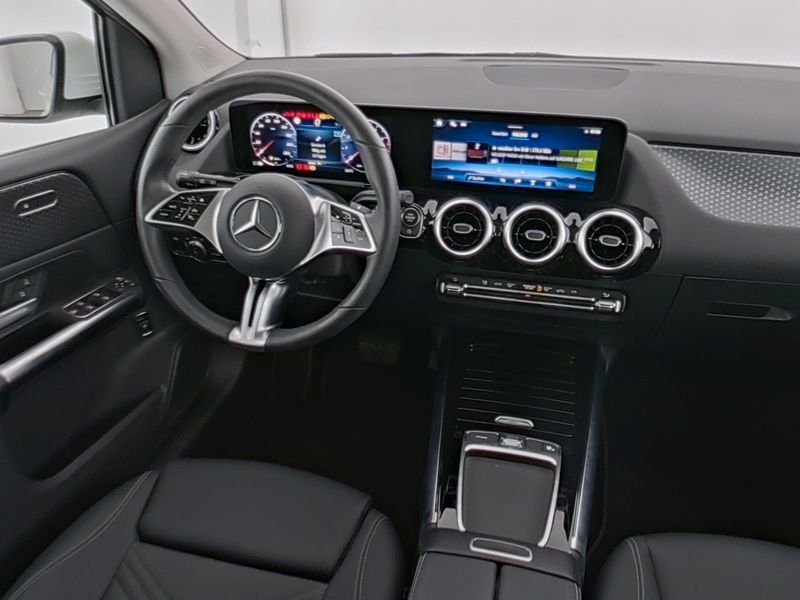 Fahrzeugabbildung Mercedes-Benz B 200 AHK+PANORAMA+LHZG+TOTW+KAM+CARPL+LED+EL.HE