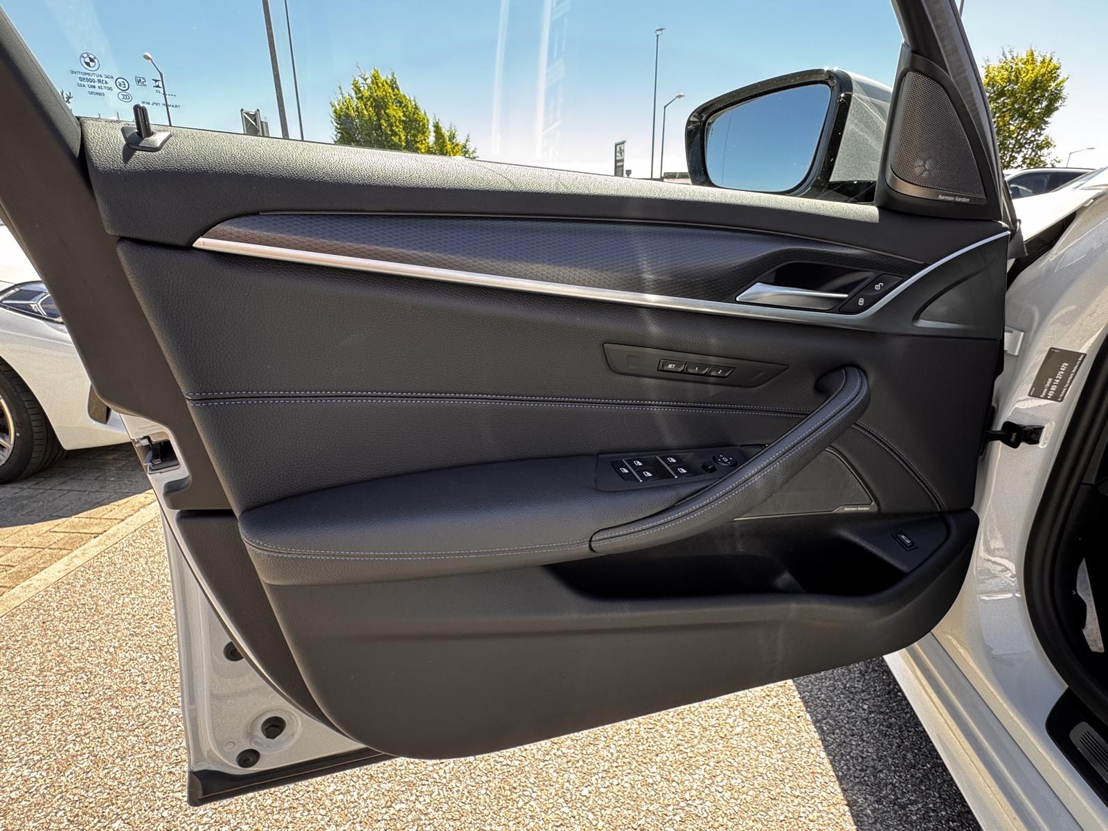 BMW M550i xDrive Limousine Harman Memory DAB