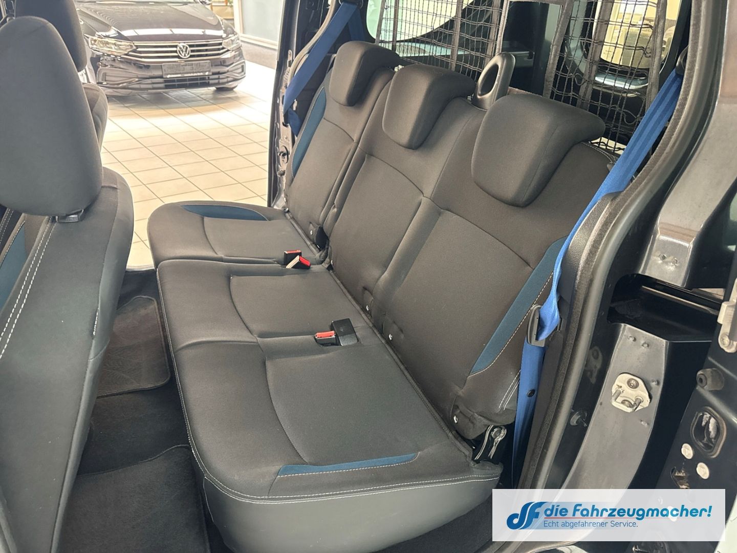 Fahrzeugabbildung Dacia Dokker Celebration ACC Apple CarPlay Android Aut
