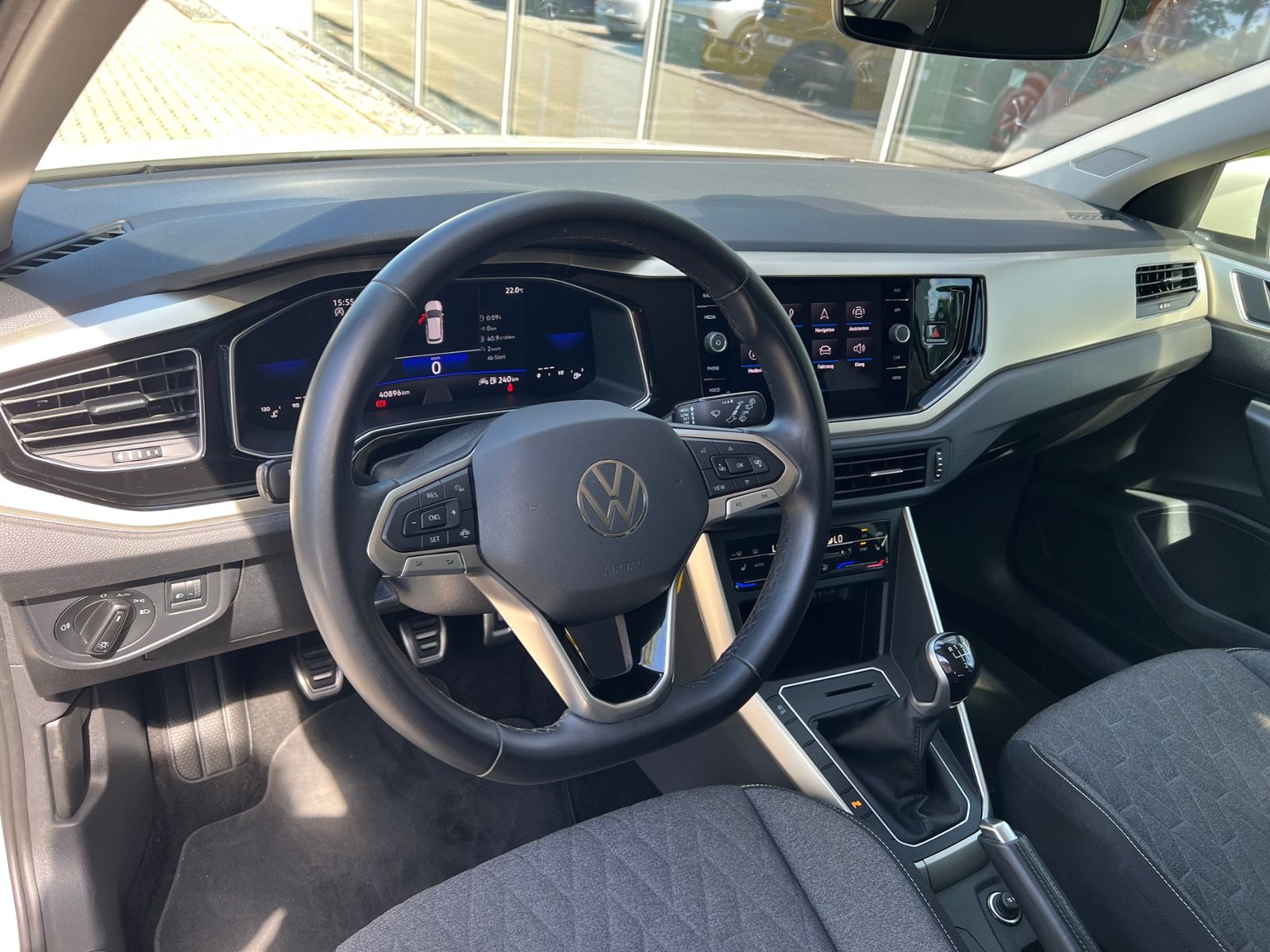 Fahrzeugabbildung Volkswagen Taigo Move 1.0 TSI *LED,R2D,PDC,16''-LM*