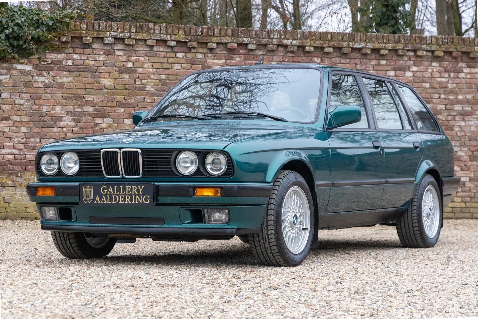 BMW 316 316i Touring "Design Edition" with 47.000 km