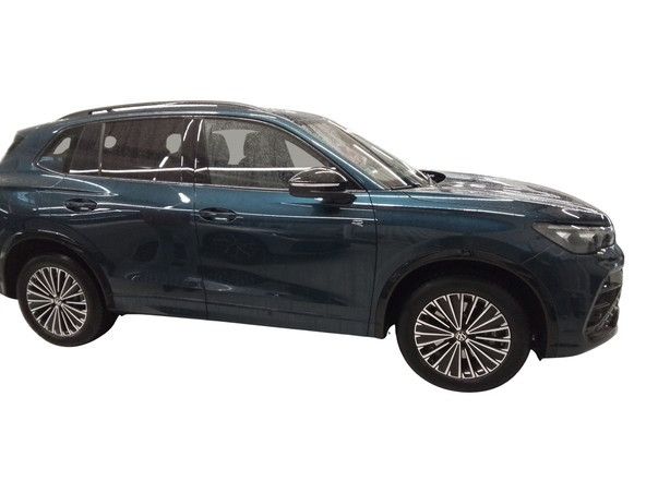 Tiguan 1.5 eHybrid R-LINE IQ.LIGHT+PANO+360°+AHK