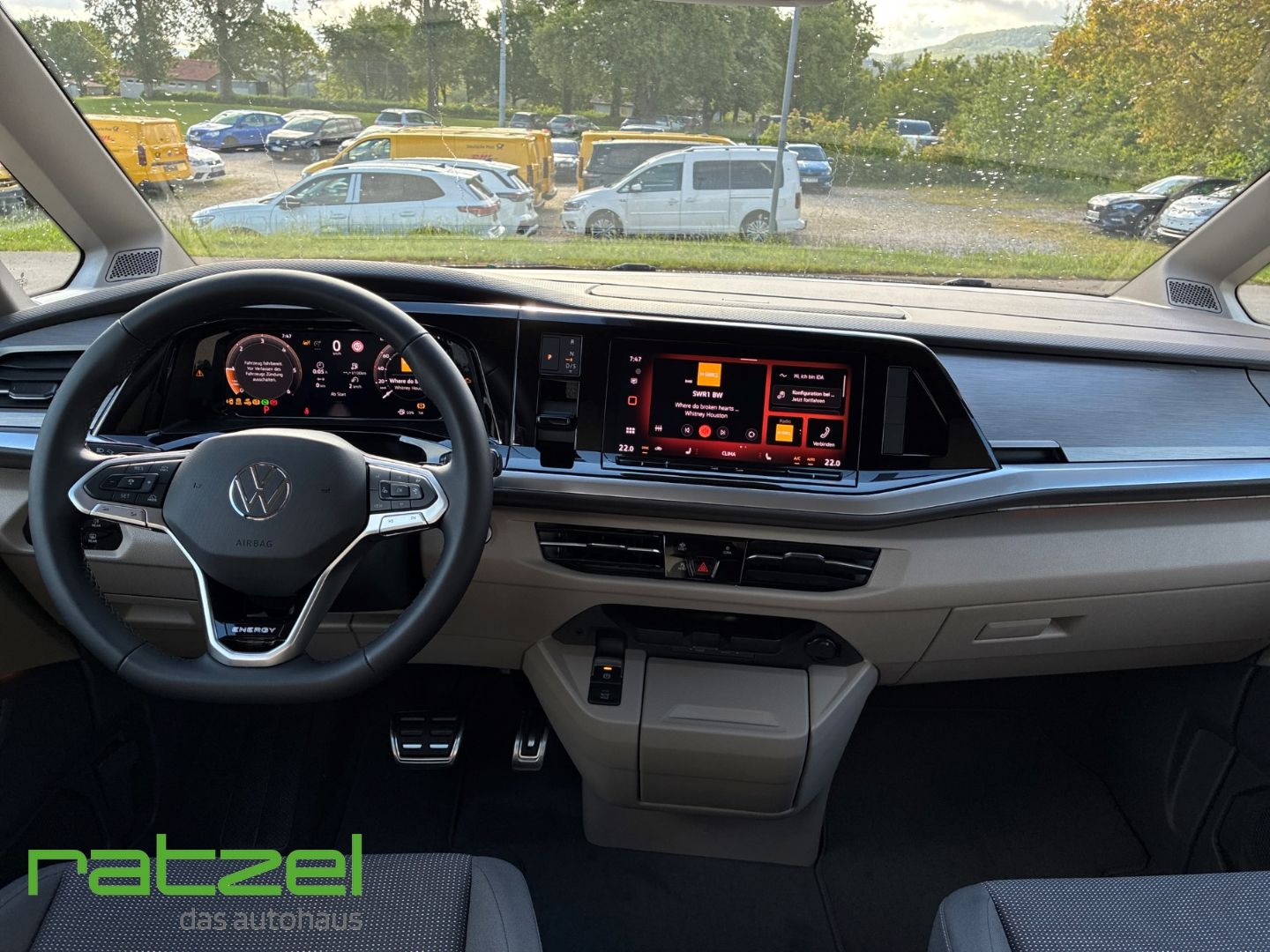 Fahrzeugabbildung Volkswagen T7 Multivan Energy 2.0 TDI 7-SITZER AHK+IQ.LIGHT